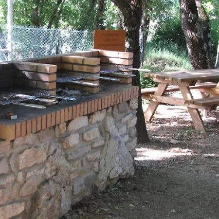 Camping Confortable - 5 Pers. - Api-1-52-2566